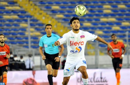 الرجاء يواصل الزعامة ،و الصراع على اللقب قد يحسم في الدورة الأخيرة
