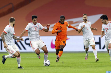 كرة القدم .. فان خال يقترب من العودة لتدريب المنتخب الهولندي