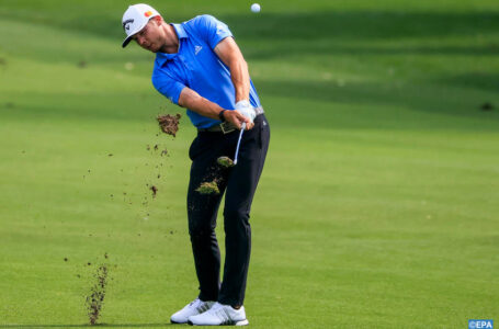 Golf: L&rsquo;Américain Sam Burns toujours en tête de l&rsquo;Open de Houston