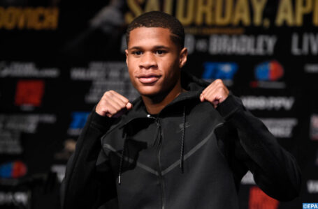 Boxe: Haney conserve sa couronne WBC des légers face à Gamboa