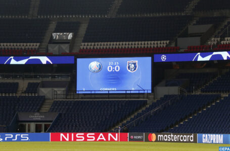 LDC : Basaksehir-PSG reprendra mercredi soir, le Néerlandais Makkiele désigné arbitre central