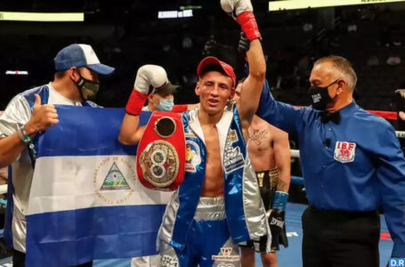 Boxe: Felix Alvarado conserve sa ceinture IBF des poids mi-mouches