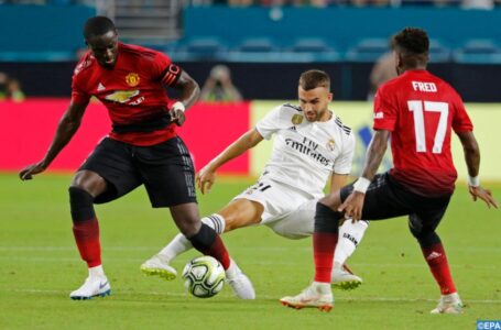 نادي باير ليفركوزن الألماني يضم المدافع الهولندي تيموثي فوسو منساه