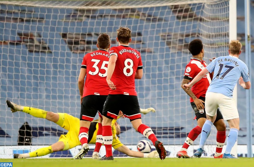 بطولة إنجلترا لكرة القدم.. مانشستر سيتي يتفوق على ضيفه ساوثامبتون 5-2