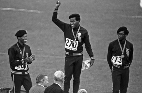 وفاة البطل الأولمبي الامريكي الشهير لي إيفانز عن عمر يناهز 74 سنة