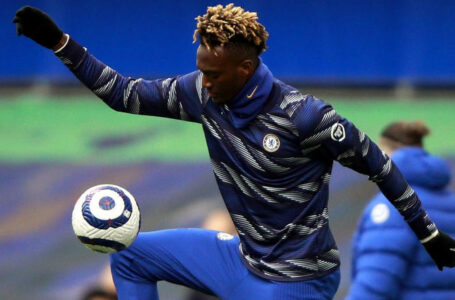 L&rsquo;attaquant anglais Abraham s’engage avec l&rsquo;AS Rome
