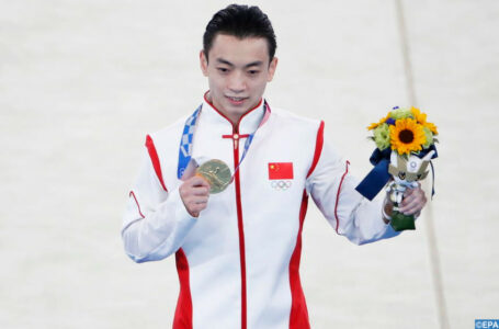 JO-2020/Gymnastique: le Chinois Zou Jingyuan champion aux barres parallèles