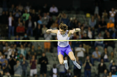 Athlétisme: Duplantis s&rsquo;impose à la perche avec un saut à 6,05 m