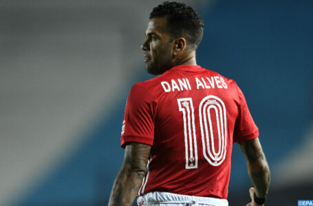 Brésil: Dani Alves quitte Sao Paulo à cause d&rsquo;un conflit salarial