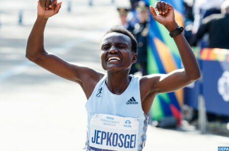 Athlétisme: La Kényane Jepkosgei remporte le marathon de Londres