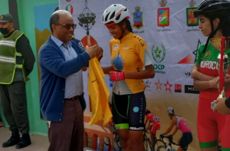 Challenge international du Sahara de cyclisme féminin : Rajaa Chakir remporte la 2e étape, Salma Hariri 2ème