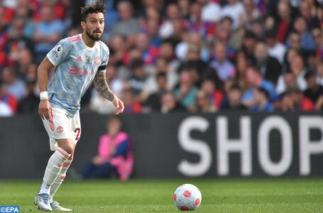 إنتقالات.. نادي إشبيلية يتعاقد مع البرازيلي أليكس تيليس على سبيل الإعارة