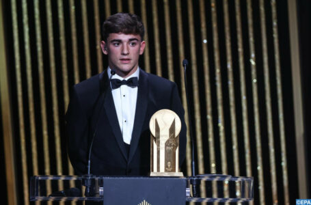 Ballon d&rsquo;Or: l&rsquo;Espagnol Gavi remporte le Trophée Kopa du meilleur jeune