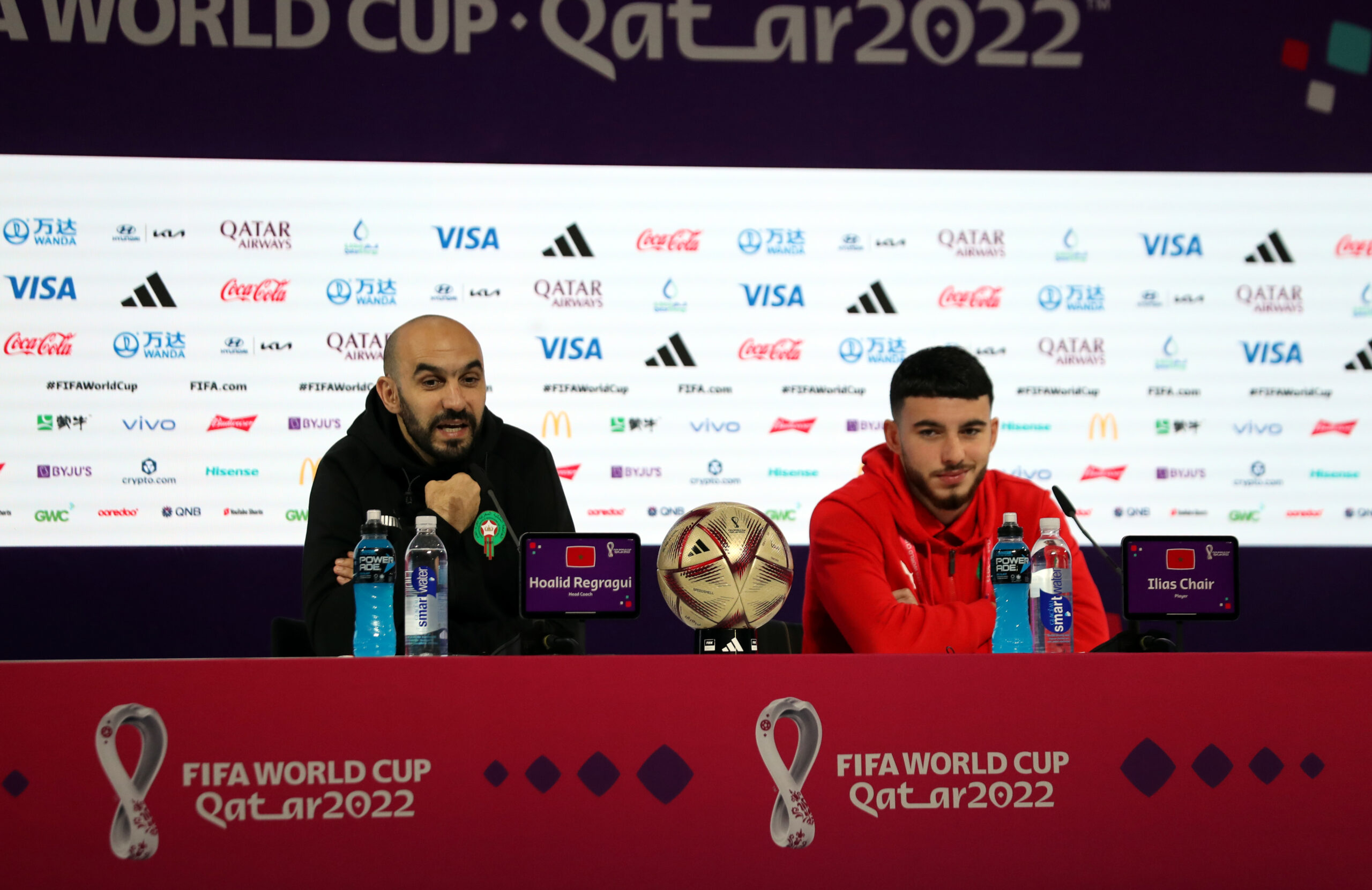 كأس العالم قطر 2022 .. جلالة الملك يقوم بعمل كبير للنهوض بكرة القدم الوطنية وتطويرها (وليد الركراكي)