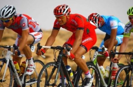 بطولة المغرب لسباق الدراجات على الطريق: عادل العرباوي يظفر باللقب وتتويج مزدوج لمليكة بن علال