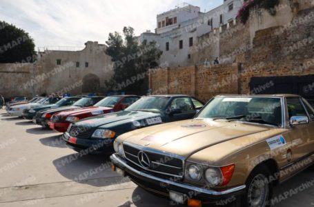 رالي المسيرة الخضراء “طريق العيون”: سباق للسيارات الكلاسيكية بمراكش يحاكي السباقات الدولية