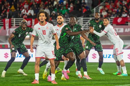 النيجيريون يترقبون
