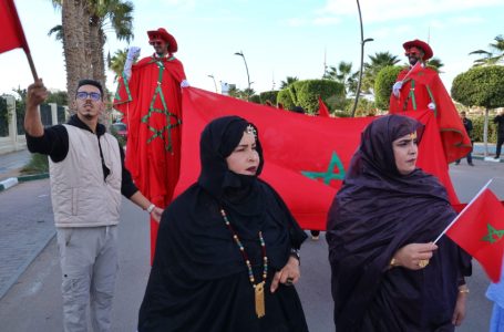 Une parade festive envoûte Laâyoune au rythme de la CAN