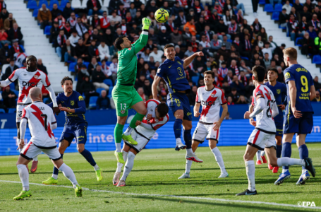 Liga : l’Atlético Madrid s’incline face au Rayo Vallecano (3-0) et s’éloigne de la course au sacre