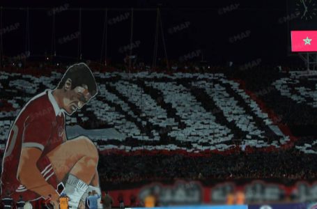 Botola Pro « Inwi »: Les ultras célèbrent la mémoire des pionniers à travers des tifos créatifs