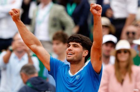 Monte-Carlo: Alcaraz rejoint les demi-finales aux dépens de Bublik