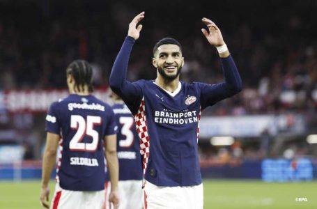 الدولي المغربي إسماعيل الصيباري يتوج بجائزة أفضل لاعب في الدوري الهولندي