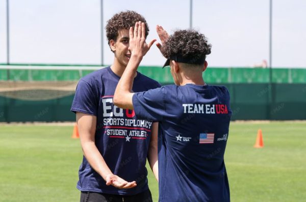 Rabat: la mission diplomatique américaine et les « Green Bay Packers » mettent en lumière le sport comme moteur de développement social