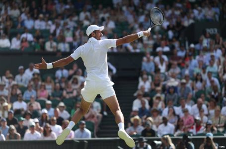 Wimbledon: Djokovic qualifié pour les quarts de finale