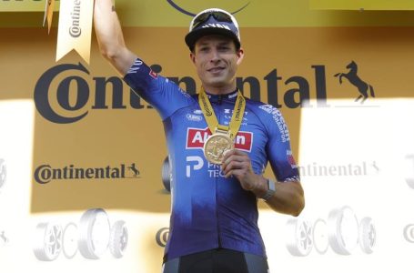 Tour de France : Le Belge Jasper Philipsen remporte la 17e étape